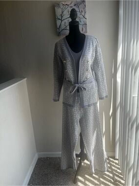 Gray Geometric Knit Cardigan & Pant Set - Unbranded